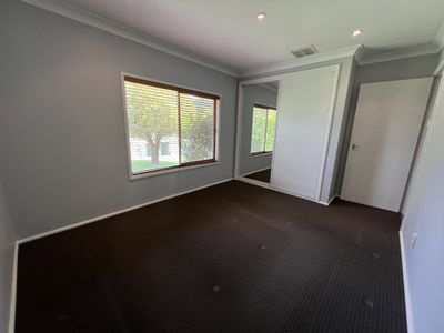 8 Ronald Street, Dubbo