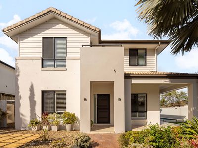 16 Hillcroft Place, Belmont