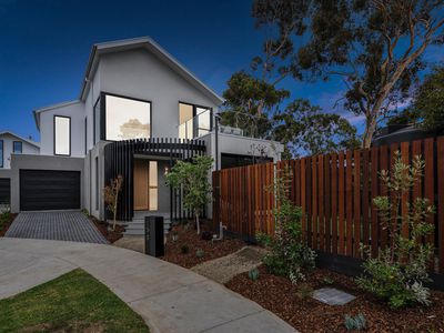 15b Curtin Court, Altona