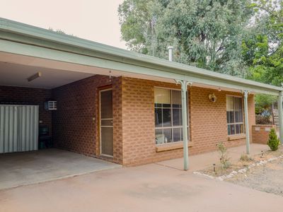 2 / 5 Hennessy Street, Tocumwal