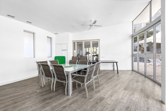 unit 204 / 13 Nicklin Way, Minyama