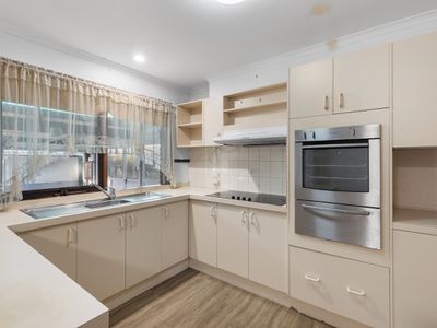 5 Priestley Crescent, Seymour