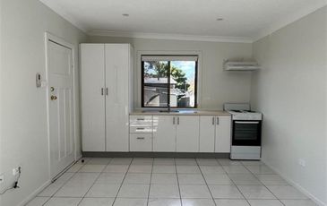 12A Fourth Avenue, Loftus