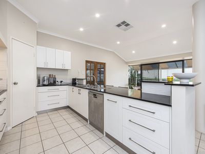 5 Cherbourg Grove, Port Kennedy