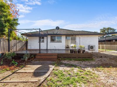 18 Picton Court, Sale