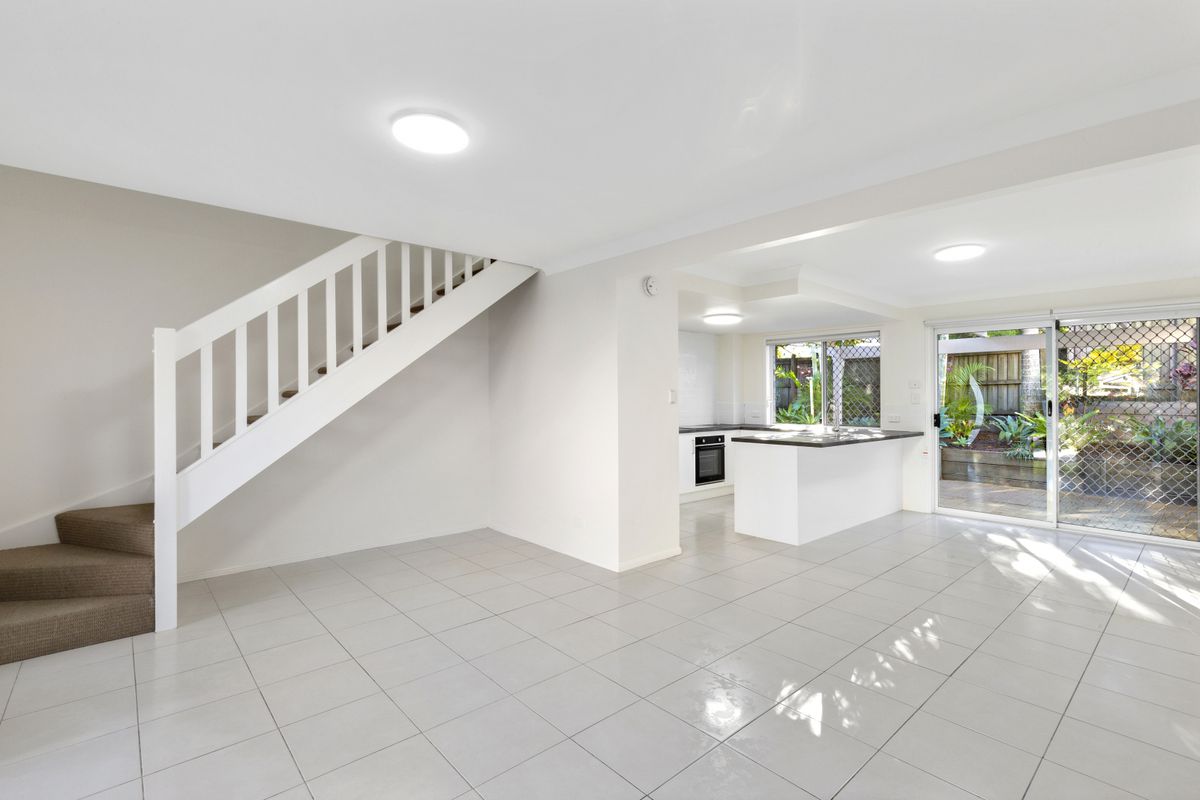 1 / 63 Benowa Road, Southport