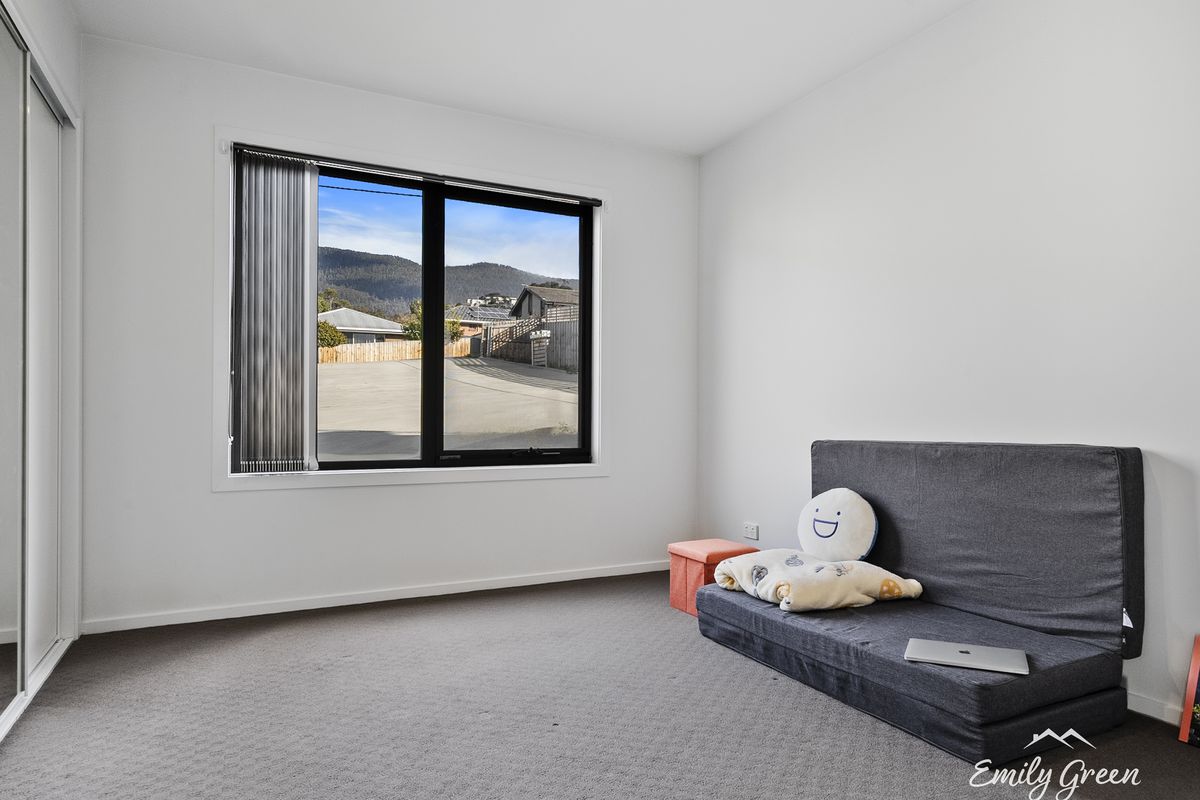 2 / 3 Mongana Street, Claremont