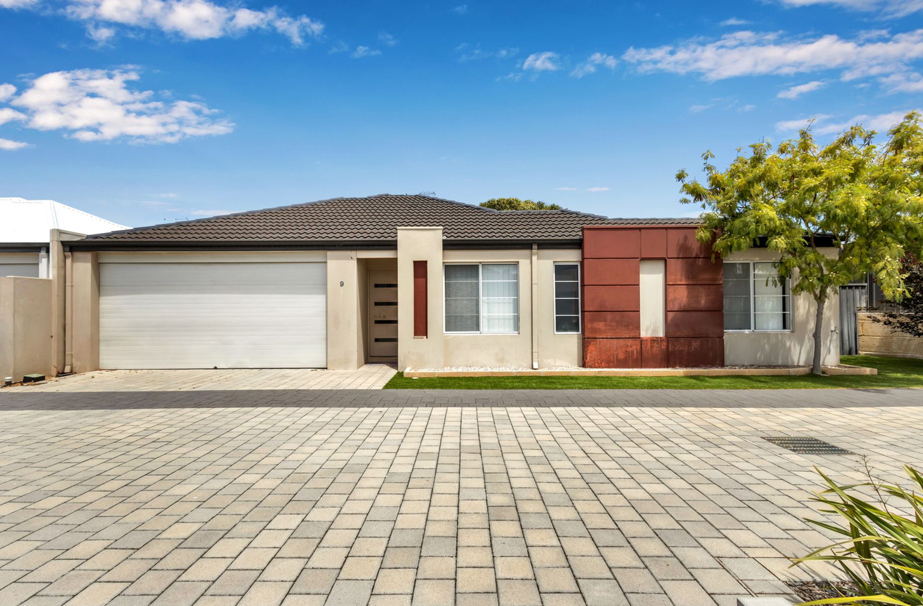 9 / 73 GRAND PARADISO PARADE, Merriwa GEST Real Estate