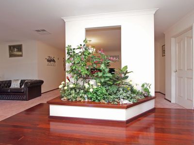 2 Klein Court, Winthrop