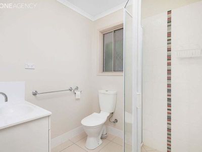 27 Topaz Circuit, Urangan