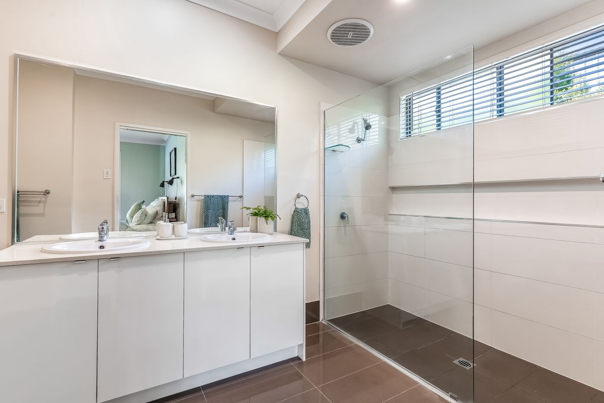 9 Livotto Drive, Richmond Hill