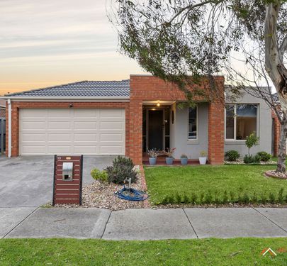 10 MELROSE STREET, Pakenham