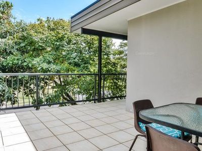 2 / 5 Tombarra Street, Mooloolaba