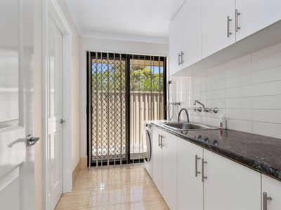 27 Riseberry Way, Somerville