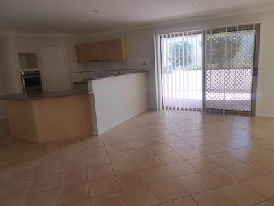 6 Hallen Place, West Hoxton