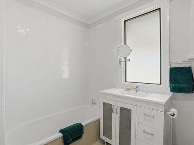 28 Pedder Street, Campbell Town