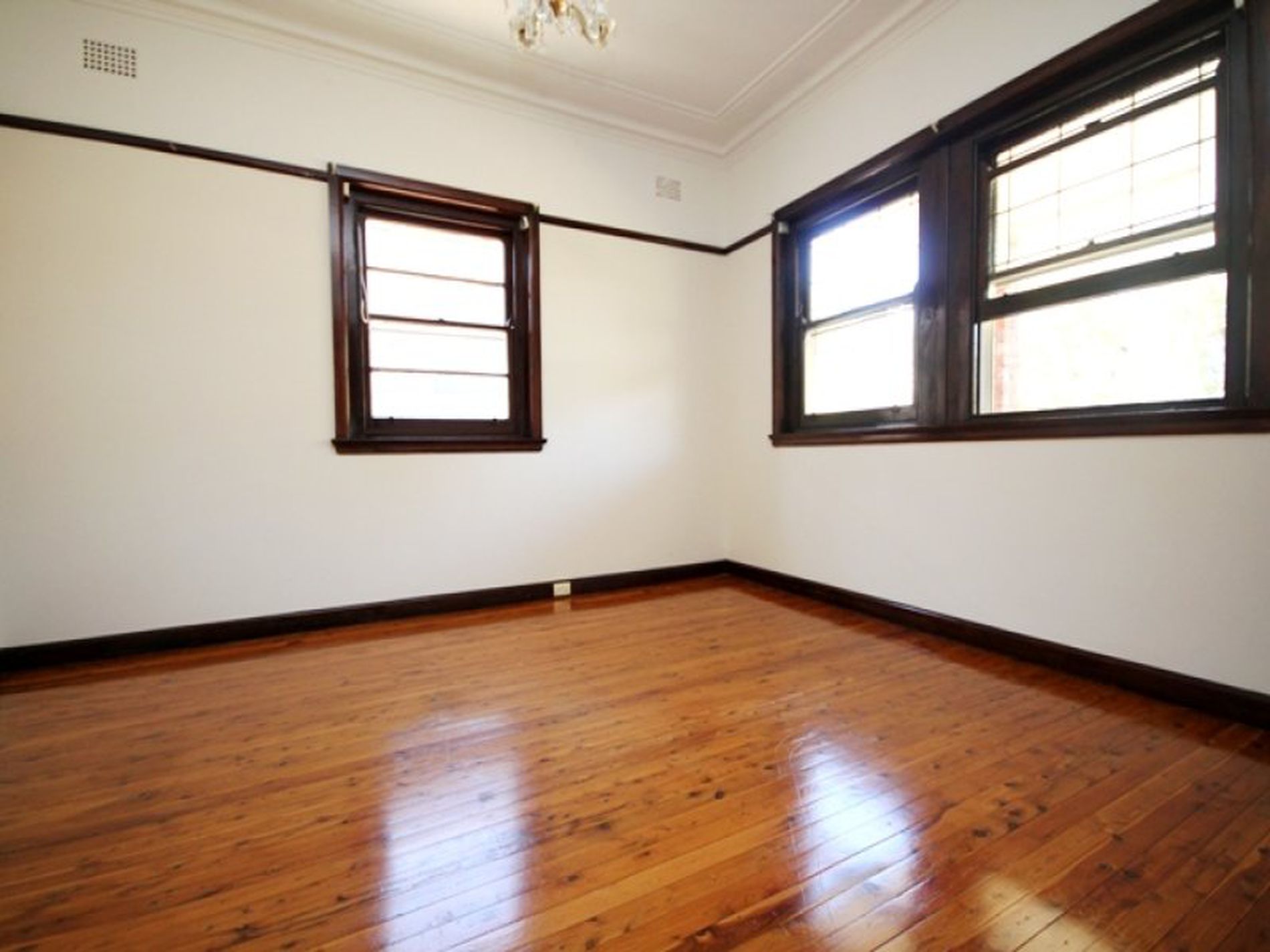 82 Monaro Avenue, Kingsgrove