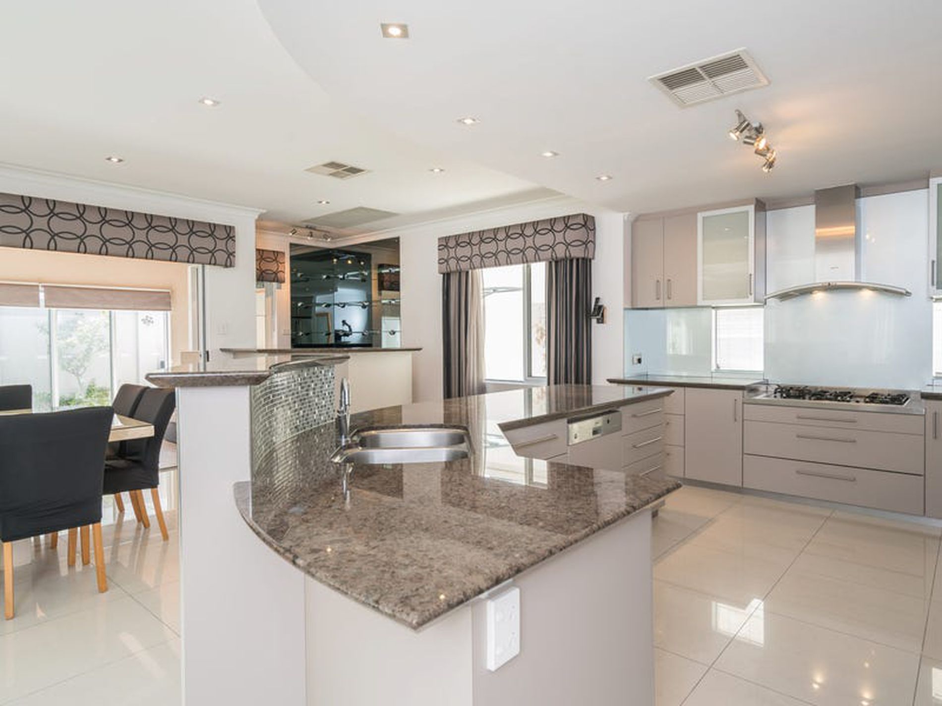 50 Maldives Drive, Hillarys