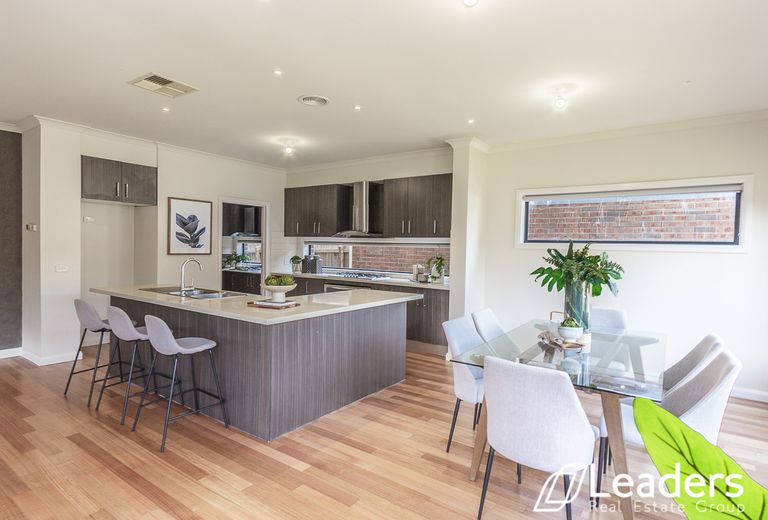 29 Kinnoull Grove, Glen Waverley