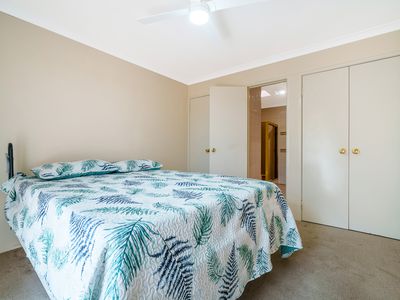 2B Eaglemont Drive, Swan View