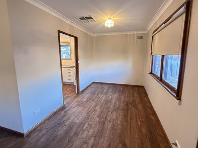 10 Dawson Street, Forbes