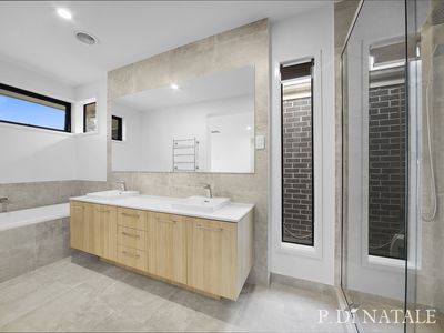 50 Atherstone Boulevard, Strathtulloh