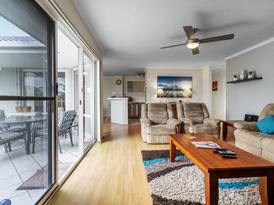 12 / 4 Madang Crescent, Runaway Bay