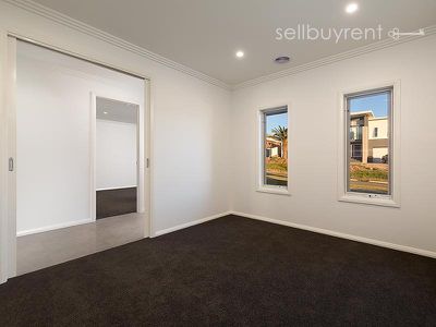 11 KESTREL CIRCUIT, Wodonga