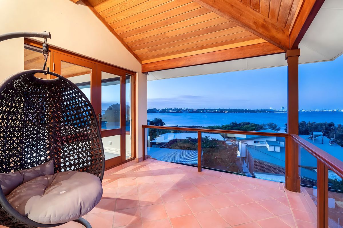6 Moreing Road, Attadale