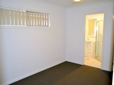 49 Freedom Crescent, South Ripley