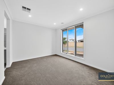 8 Hunt Road, Rockbank
