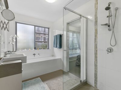 21 Maidstone Crescent, Peregian Springs