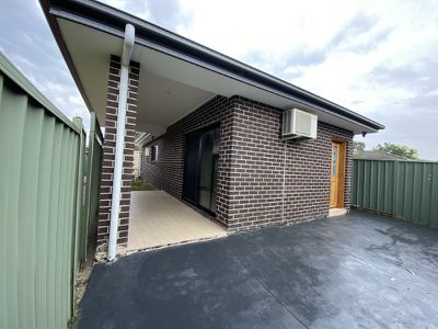 1 Cyclamen Place, Macquarie Fields