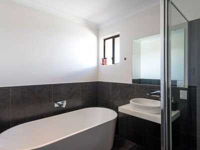 10 Tiru Close, Karlkurla