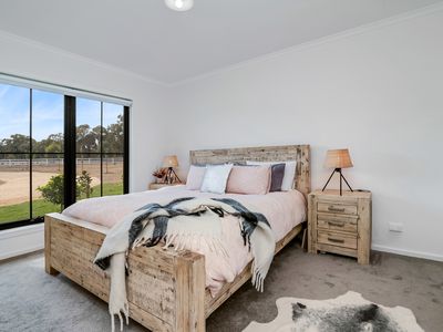 9 Hamilton Court, Heathcote