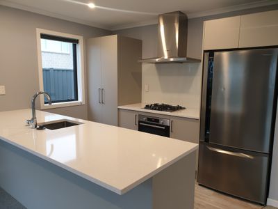 27 Kaki Drive, Kenepuru