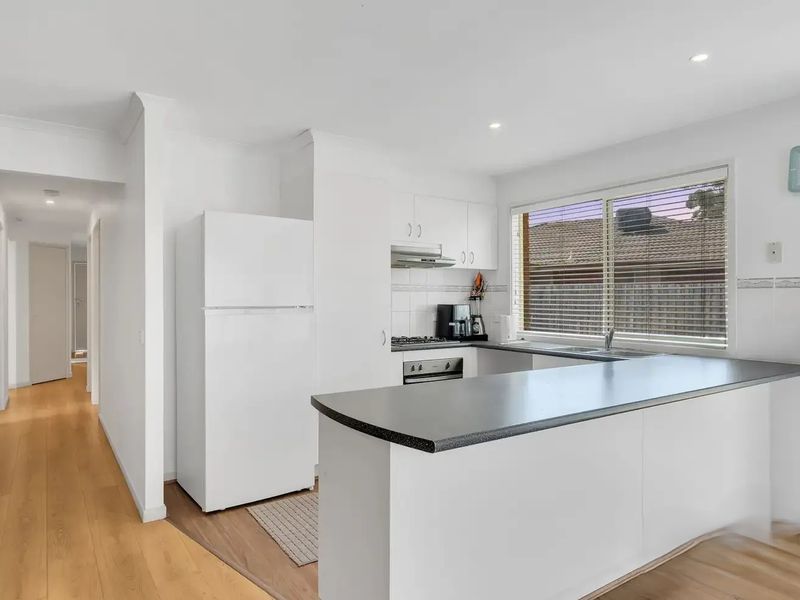 33 Charlotte Crescent, Wyndham Vale, Wyndham Vale - Thumbnail 2