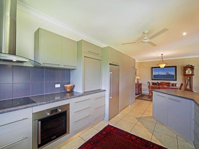 19 Montgomery Close, Atherton