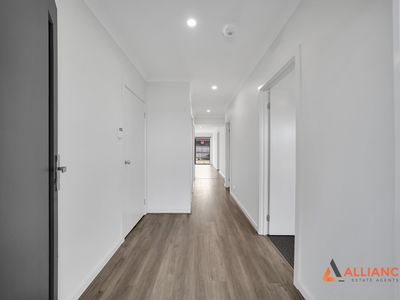 18 Peterborough Rise, Werribee
