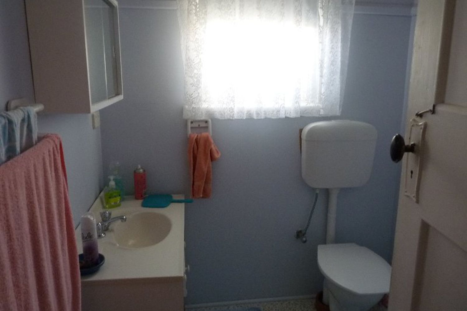 8 George Street, Horsham