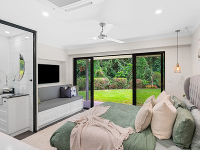 42-44 Osprey Close, Bayview Heights