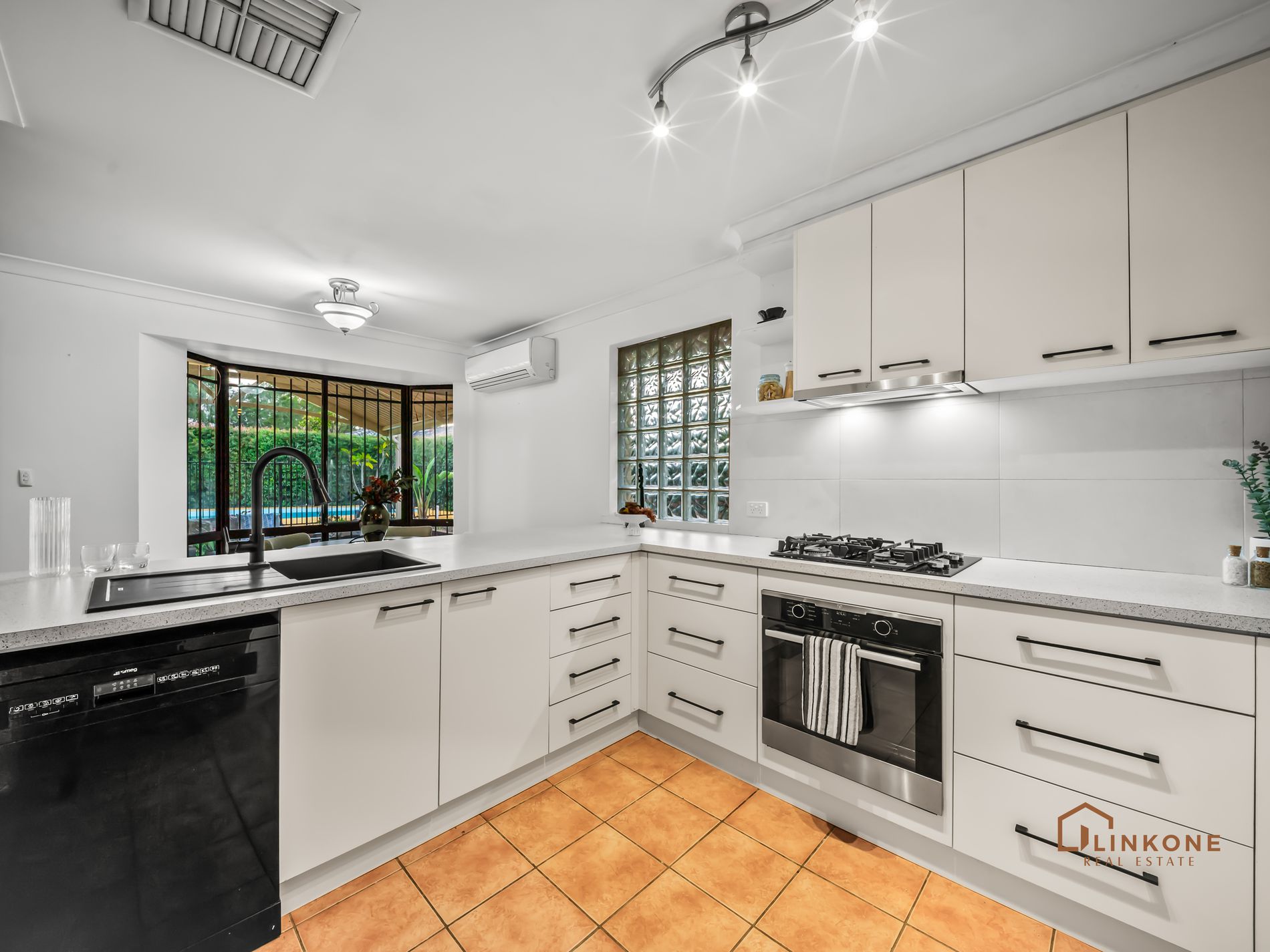 87 Penzance Street, Bassendean