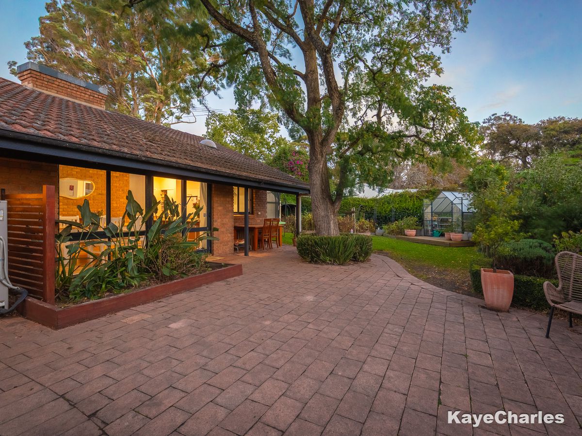 2 Young Street, Beaconsfield Upper