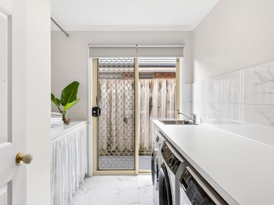 16 Skylark Court, Lara