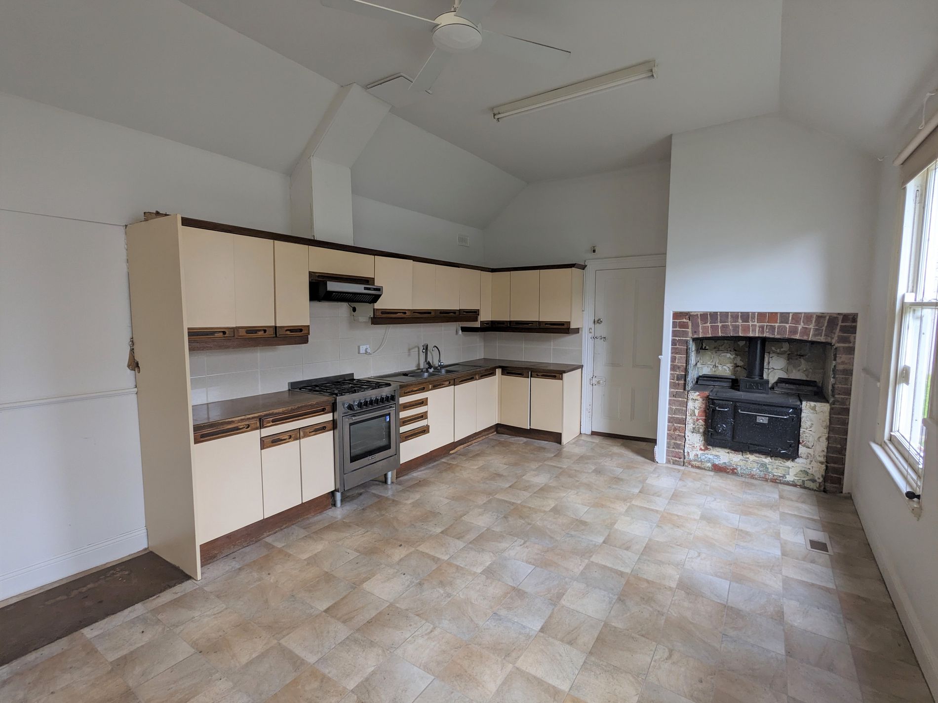 328 Myers Street, Geelong