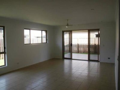 22 Santa Maria Avenue, Urraween