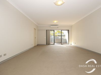 4/2 Walsh Loop, Joondalup