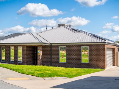 24 JACKA STREET, Wodonga