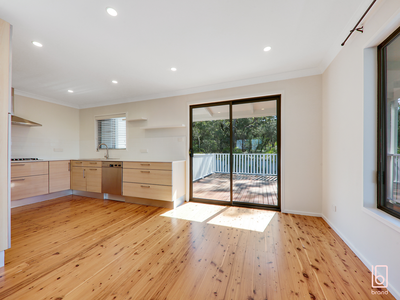 35 Eyre Crescent, San Remo