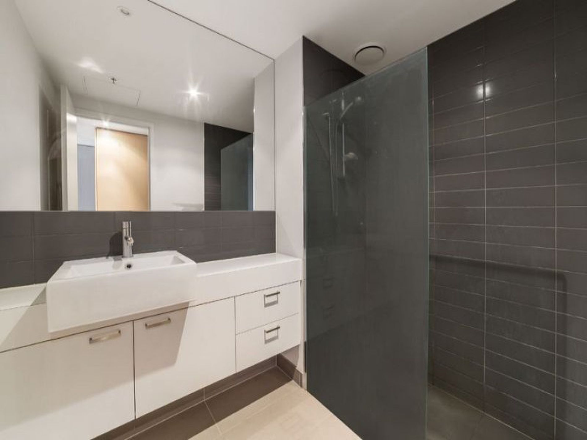 305 / 175 Kangaroo Road, Hughesdale